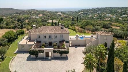 Elegant manor house-Santa Bárbara de Nexe | 5 bedrooms