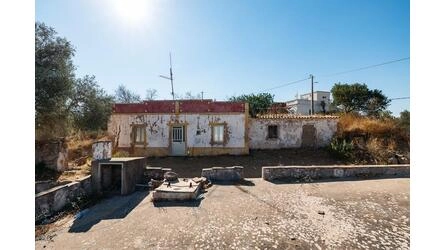 Two exceptional plots with two ruins for sale-Vale Judeu